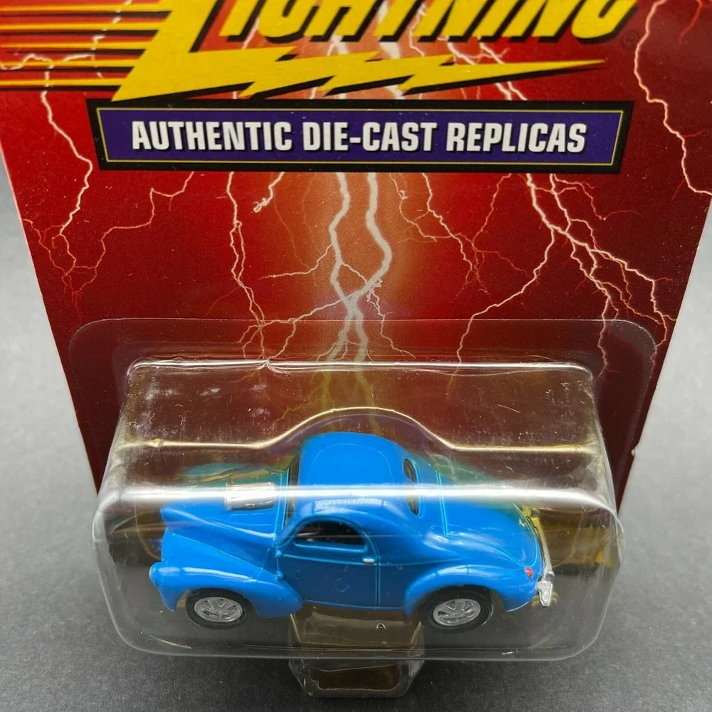 Johnny Lightning new package